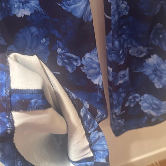 Alice + Olivia Blue Floral Pants. Size 12. - Picture 5 of 12